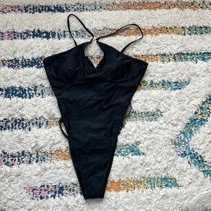ONE PIECE BLACK SWIMSUIT super sexy ;)
